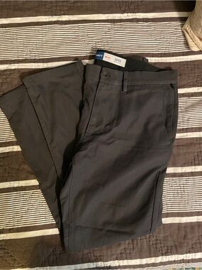 Old Navy Men’s Dark Gray Slim Ultimate Tech Pants